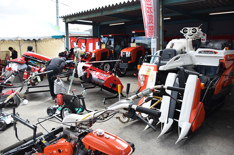 新車 トラクター コンバイン ハローなど